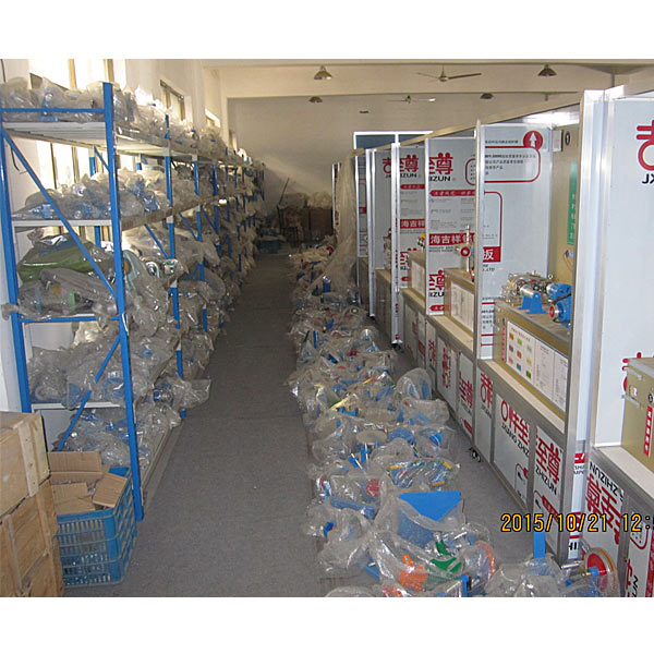 若安在浩繁品牌当挑选适合本身的电工实训台？(图2)